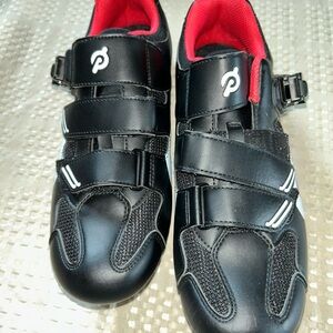 Peloton Black Red Cycling Shoes with Velcro Straps so 41/US 10 new/no tags